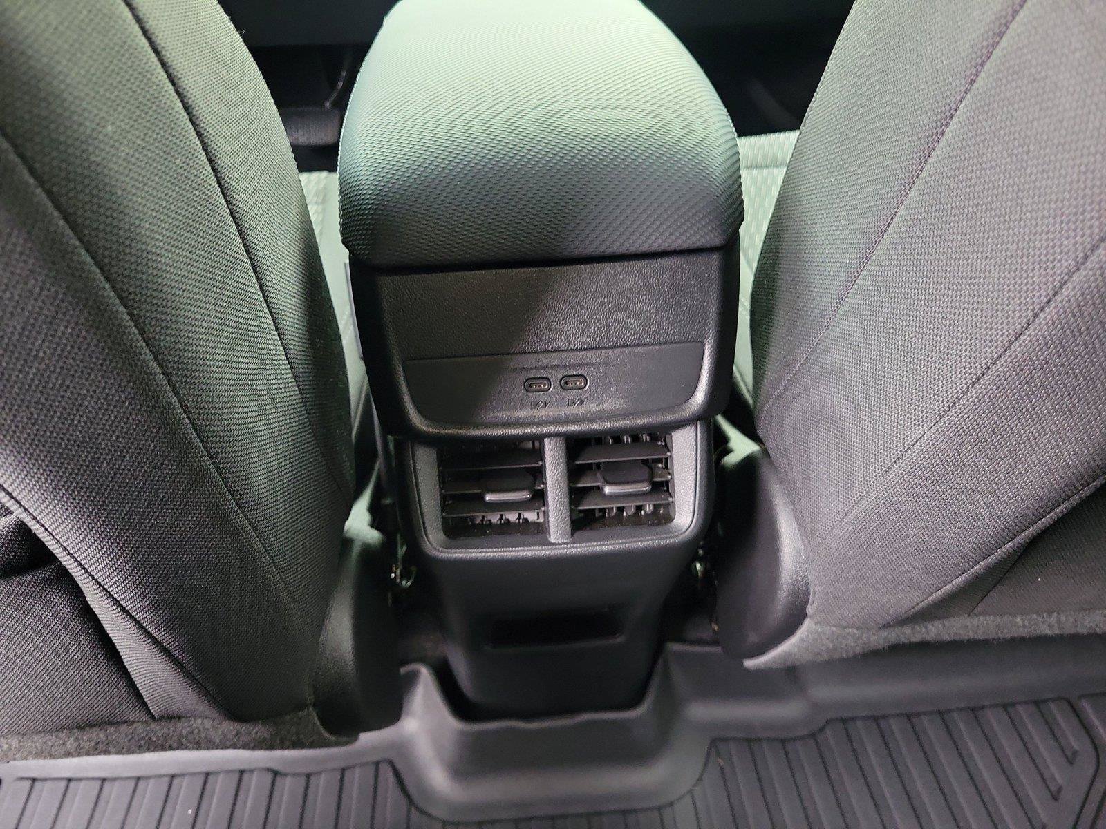 Used 2025 Chevrolet Equinox LT FWD image 10