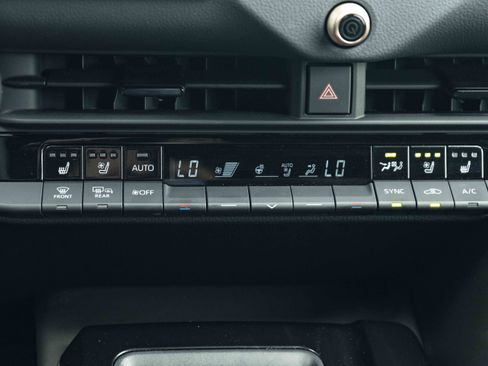 Used 2026 Toyota Crown AWD/4WD image 32