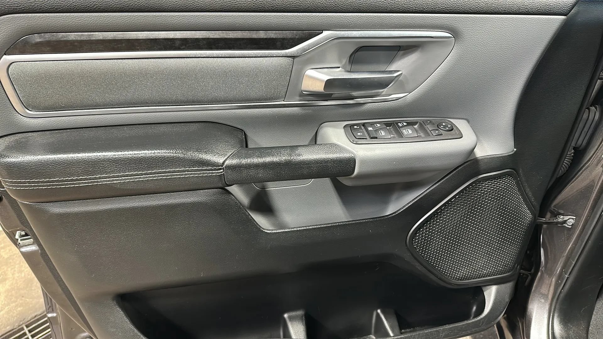 Used 2019 RAM 1500 Big Horn AWD/4WD image 9