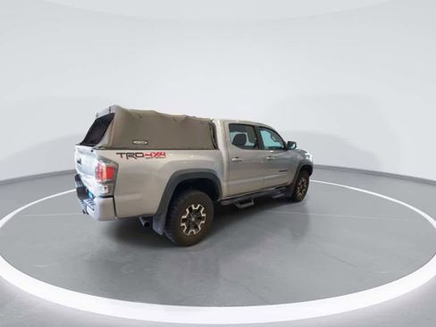 Used 2020 Toyota Tacoma TRD Off-Road w/ TRD Premium Off Road Package AWD/4WD image 8
