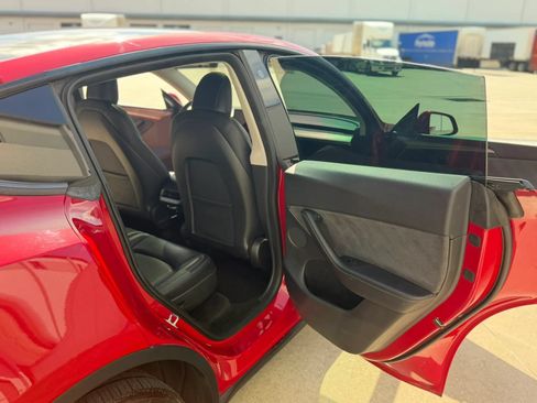 Used 2023 Tesla Model Y Long Range AWD/4WD image 22