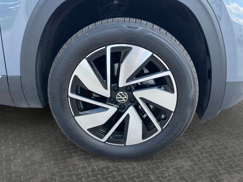 Certified 2026 Volkswagen Atlas SEL AWD/4WD image 17
