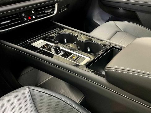 New 2025 Volkswagen Atlas SEL image 10