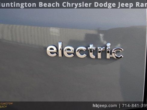 Used 2022 Hyundai Kona Limited w/ Cargo Package image 6