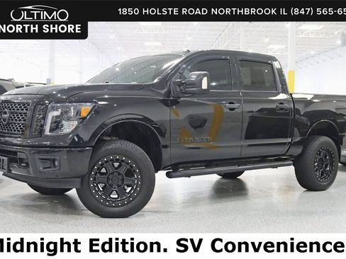 Used 2018 Nissan Titan SV w/ SV Convenience Package image 1