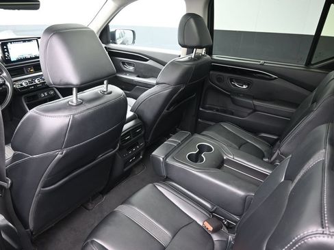 Used 2023 Honda Pilot Touring image 29