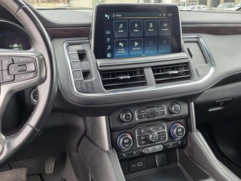Used 2023 Chevrolet Suburban LT image 9