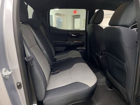 Used 2021 Toyota Tacoma TRD Off-Road image 17