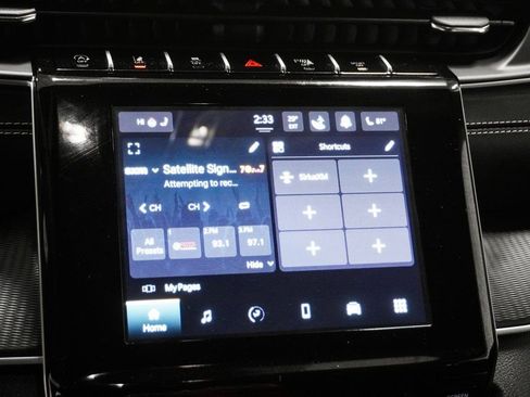 Certified 2025 Jeep Grand Cherokee Laredo w/ Luxury Tech Group I image 25