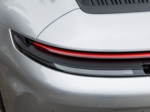Certified 2025 Porsche 911 Carrera image 18