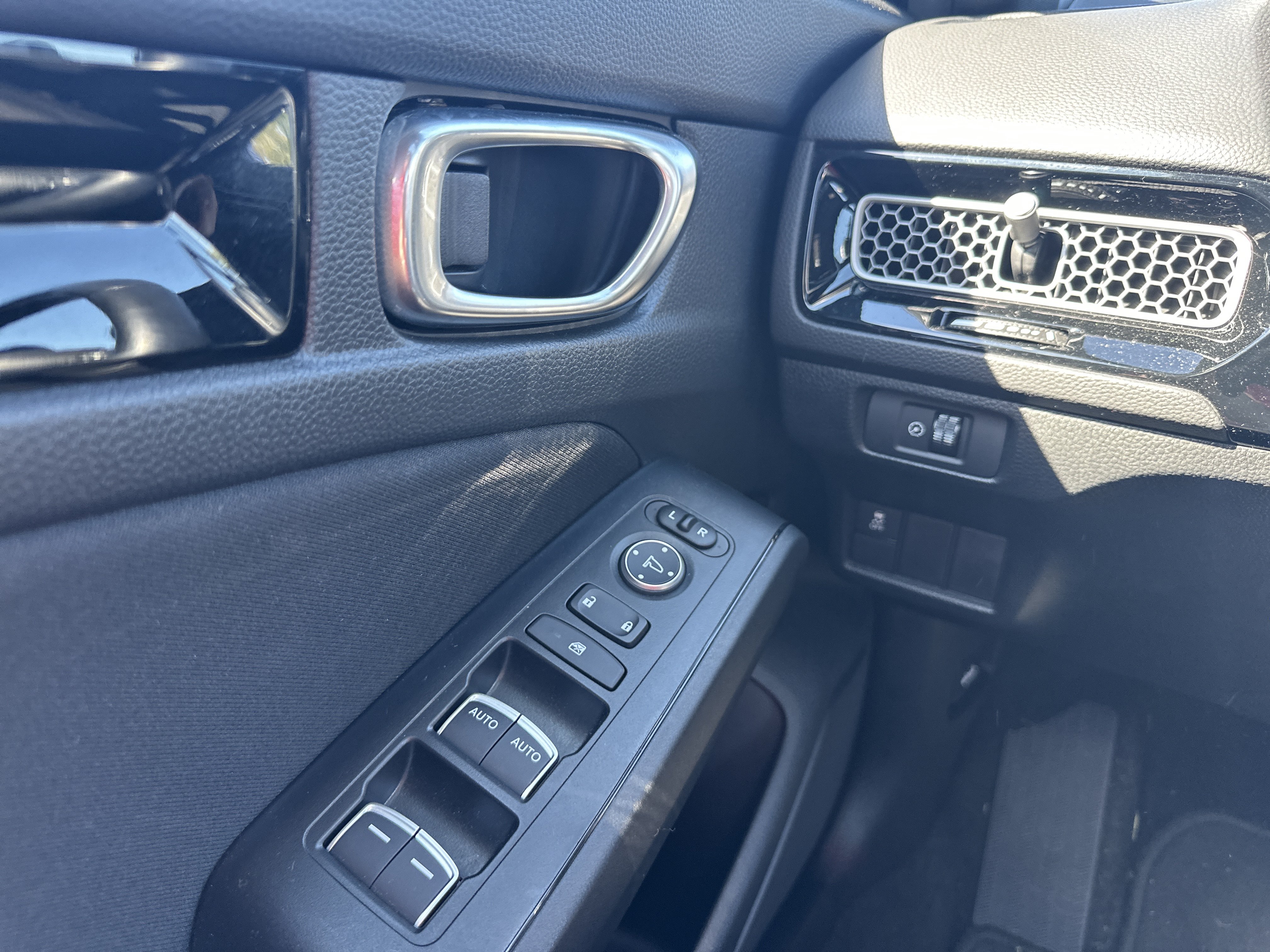 Used 2025 Honda Civic Sport Touring image 25