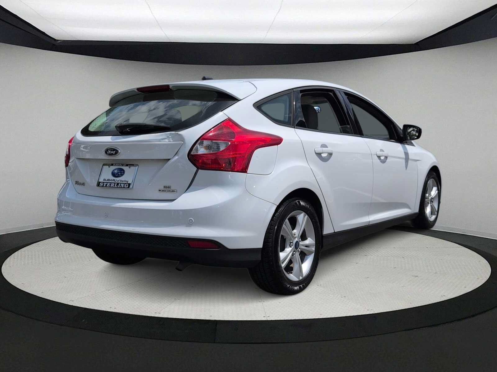 Used 2014 Ford Focus SE w/ SE Winter Package FWD image 8