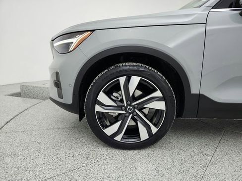 Certified 2024 Volvo XC40 B5 Plus w/ Protection Package Premier image 25