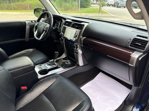 Used 2021 Toyota 4Runner Limited AWD/4WD image 11