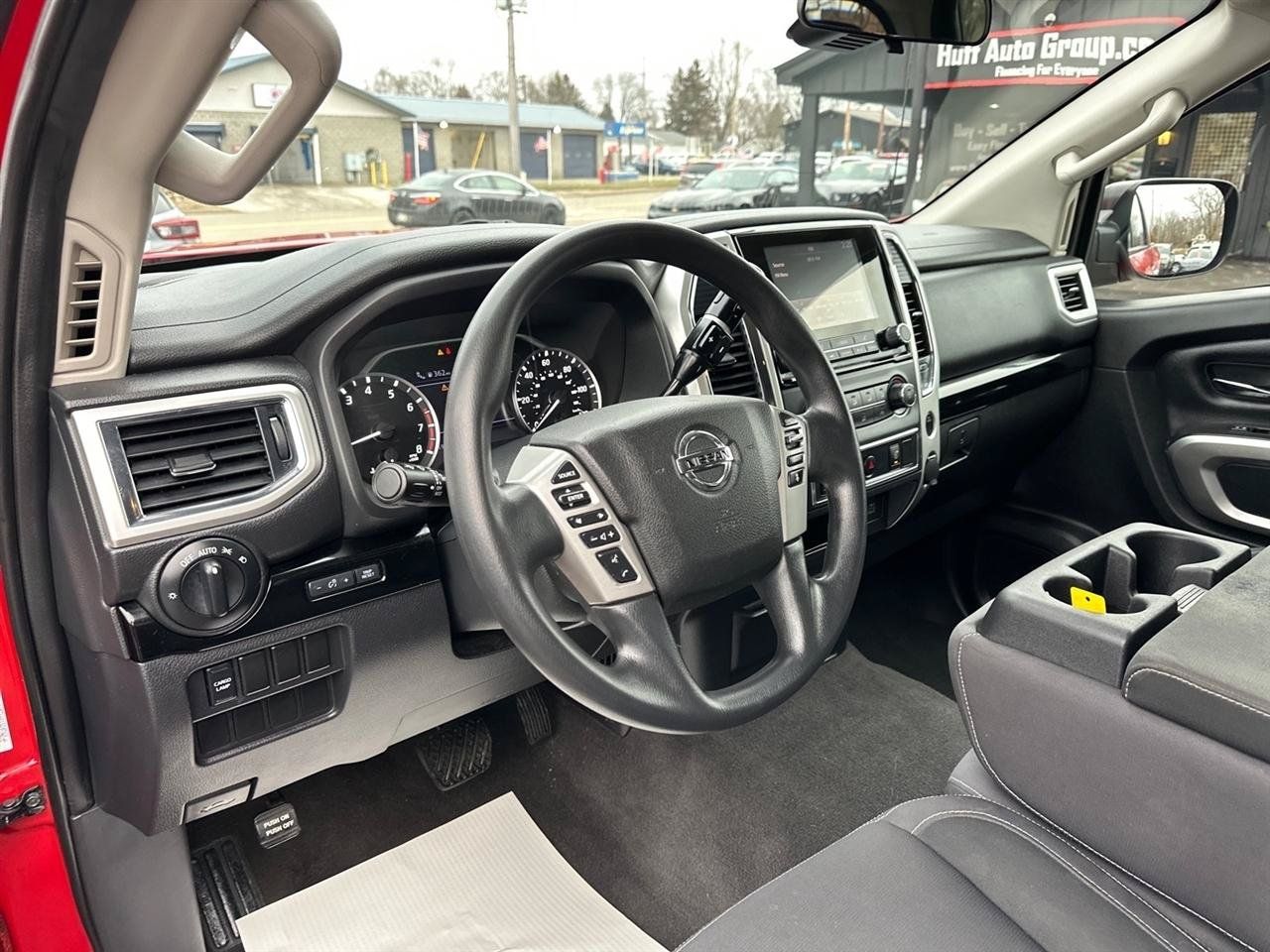 Used 2021 Nissan Titan SV RWD image 14