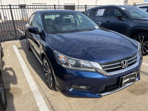 Used 2014 Honda Accord Sport image 2