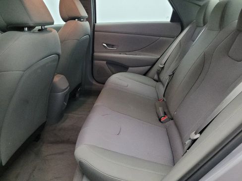 Used 2025 Hyundai Elantra SE image 18