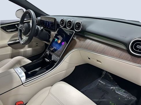 Used 2025 Mercedes-Benz C 300 4MATIC Sedan image 12