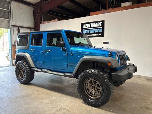 Used 2015 Jeep Wrangler Unlimited Sport w/ Quick Order Package 24S AWD/4WD image 2