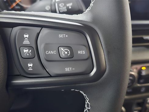 Used 2025 Jeep Wrangler Unlimited Sport AWD/4WD image 19