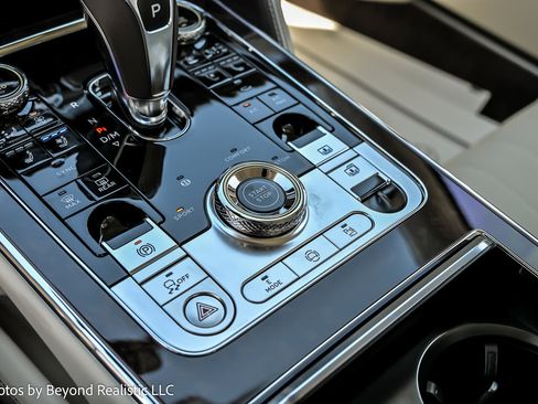 New 2026 Bentley Flying Spur Plug-In Hybrid image 52