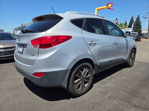 Used 2015 Hyundai Tucson SE AWD/4WD image 4