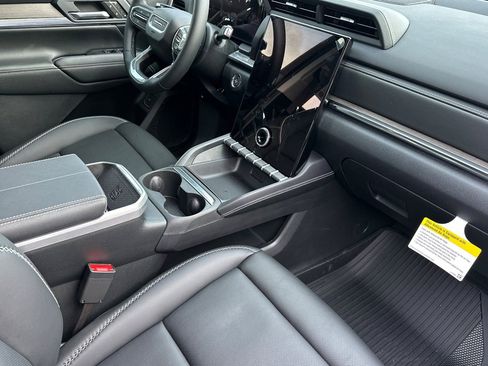 New 2026 GMC Terrain Denali w/ LPO, Floor Liner Package AWD/4WD image 17