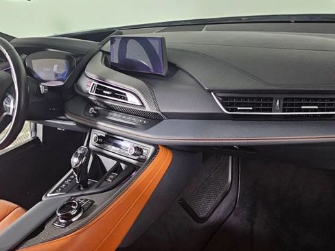 Used 2019 BMW i8 Coupe image 19