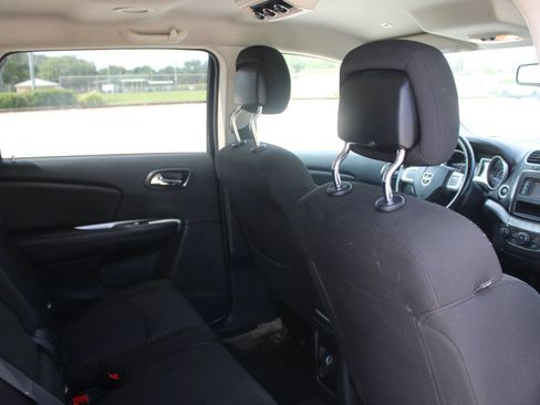 Used 2019 Dodge Journey SE w/ Connectivity Group FWD image 27