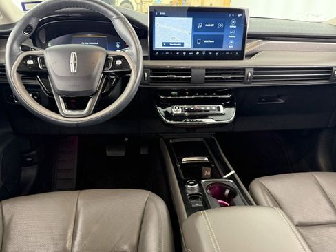 Used 2023 Lincoln Corsair Reserve w/ Equipment Group 201A image 16