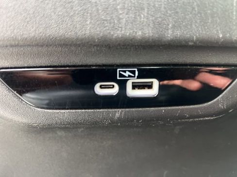 Used 2022 Chrysler Pacifica Touring-L FWD image 19