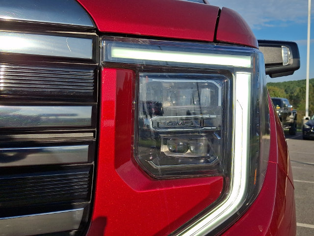 Used 2023 GMC Sierra 1500 AT4 w/ AT4 Premium Package AWD/4WD image 9