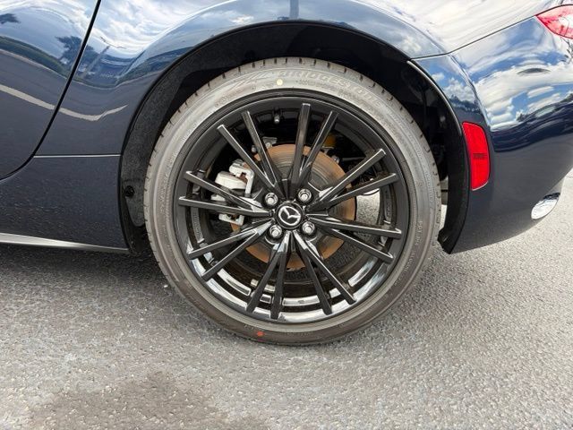 Used 2026 MAZDA MX-5 Miata Club w/ Interior Package RWD image 5