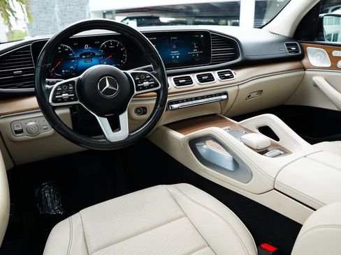Used 2023 Mercedes-Benz GLS 450 4MATIC image 27