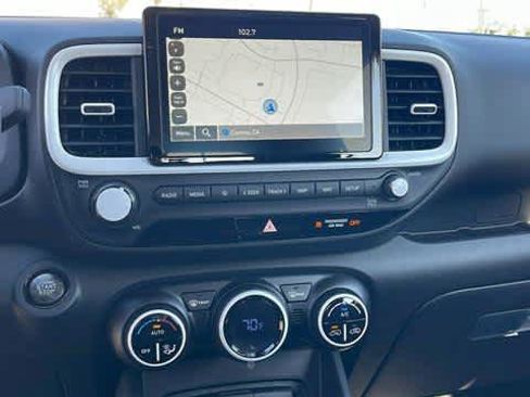 New 2025 Hyundai Venue Limited image 13