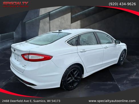 Used 2014 Ford Fusion SE w/ Equipment Group 202A image 4