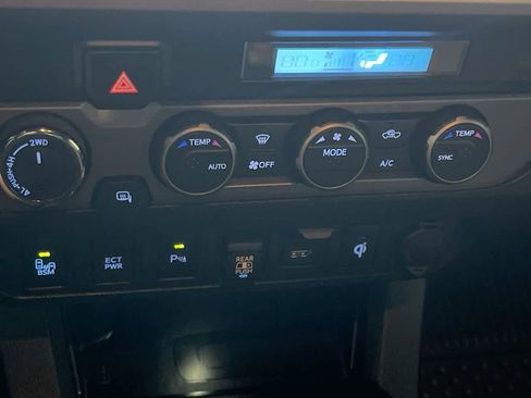 Certified 2022 Toyota Tacoma TRD Sport w/ Technology Package image 19