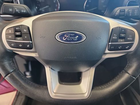 Used 2023 Ford Explorer XLT w/ Equipment Group 202A AWD/4WD image 20