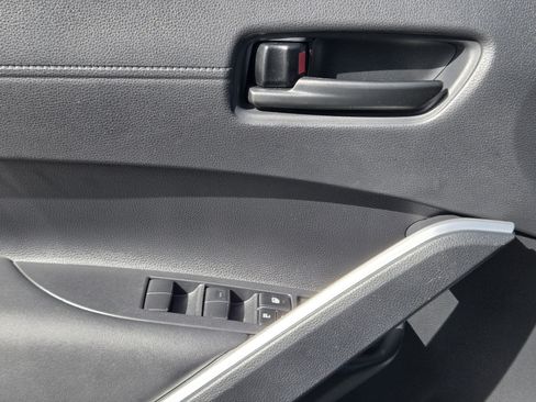 Used 2023 Toyota Corolla Cross LE w/ Moonroof Package FWD image 28