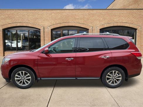Used 2016 Nissan Pathfinder SV image 7