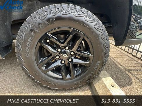 Used 2024 Chevrolet Silverado 1500 LT Trail Boss w/ Convenience Package II AWD/4WD image 5