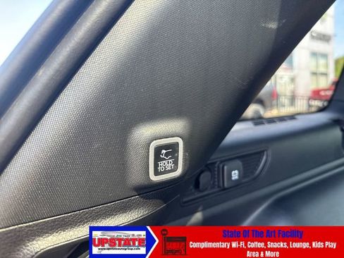 Used 2025 Jeep Grand Cherokee Altitude AWD/4WD image 22
