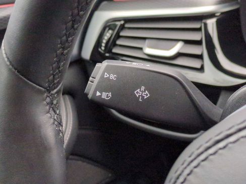 Certified 2023 BMW 540i xDrive w/ M Sport Package image 28