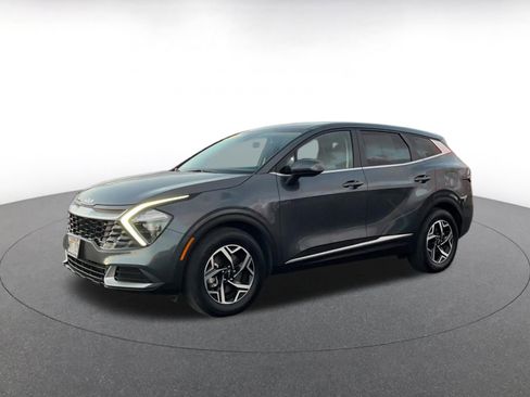 Used 2023 Kia Sportage LX image 8