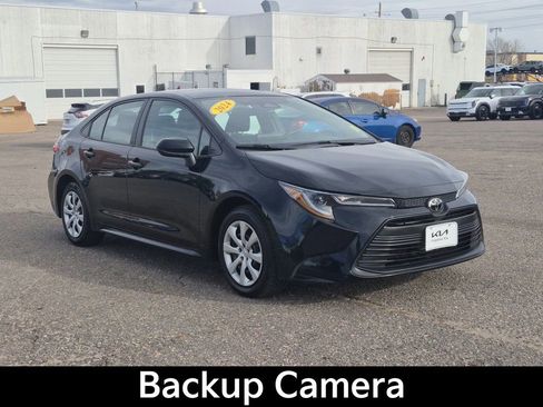 Used 2024 Toyota Corolla LE image 2