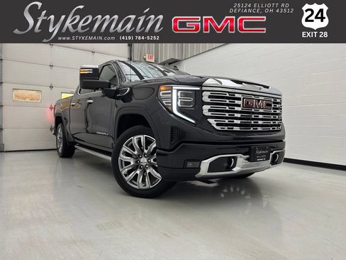 Used 2024 GMC Sierra 1500 Denali w/ Denali Reserve Package AWD/4WD image 1