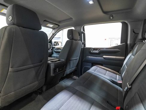 Used 2023 Chevrolet Silverado 1500 RST AWD/4WD image 15