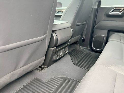 Used 2022 Chevrolet Silverado 1500 LT image 30