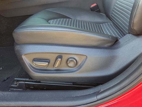 Used 2023 Toyota Camry SE image 16