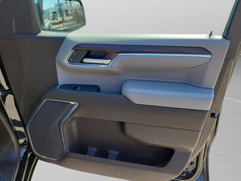 Used 2024 GMC Sierra 1500 SLT image 27